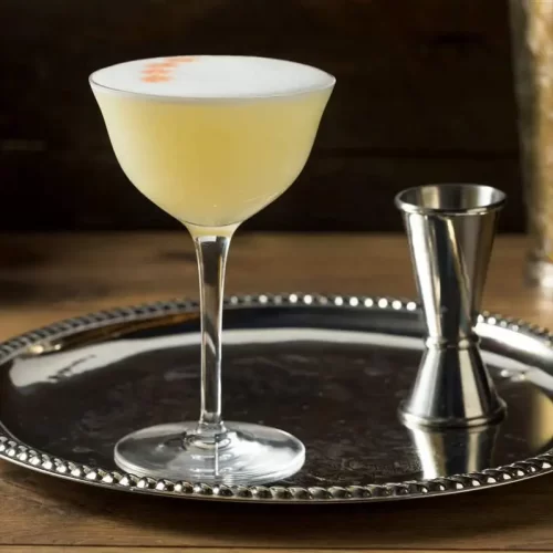 Cómo hacer el cóctel Pisco Sour paso a paso
